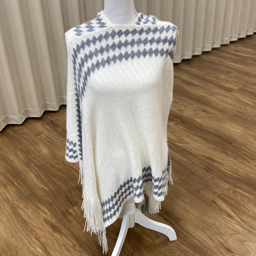 Winter hooded shawl